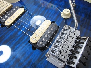 guitar352.jpg